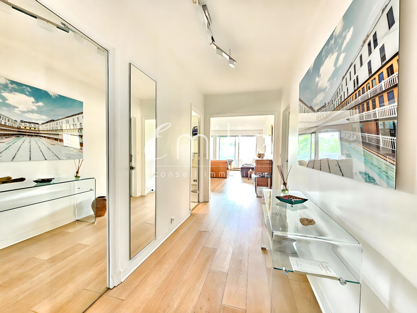 gallery